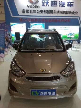 躍迪攜旗下全系新能源汽車產(chǎn)品及躍迪警務(wù)用車強勢亮相鄭州展