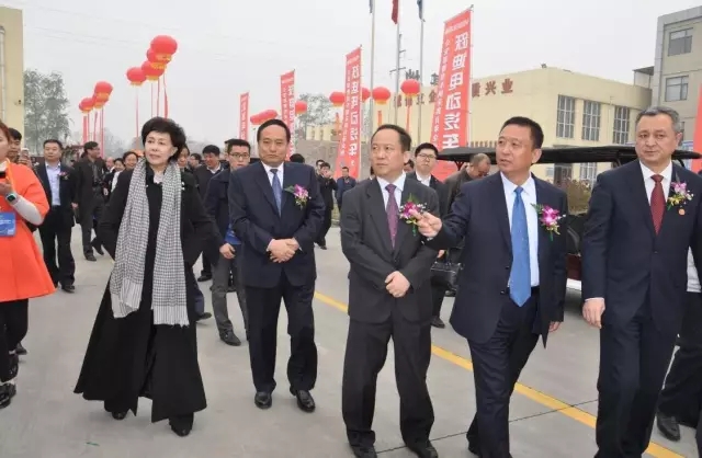 石家莊新能源汽車產(chǎn)業(yè)基地暨躍迪電動(dòng)汽車生產(chǎn)基地投產(chǎn)儀式盛大舉行