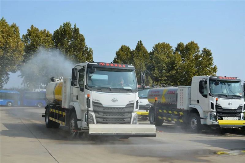 守護(hù)城市清潔丨躍迪純電動(dòng)清洗車助力道路光亮無污垢